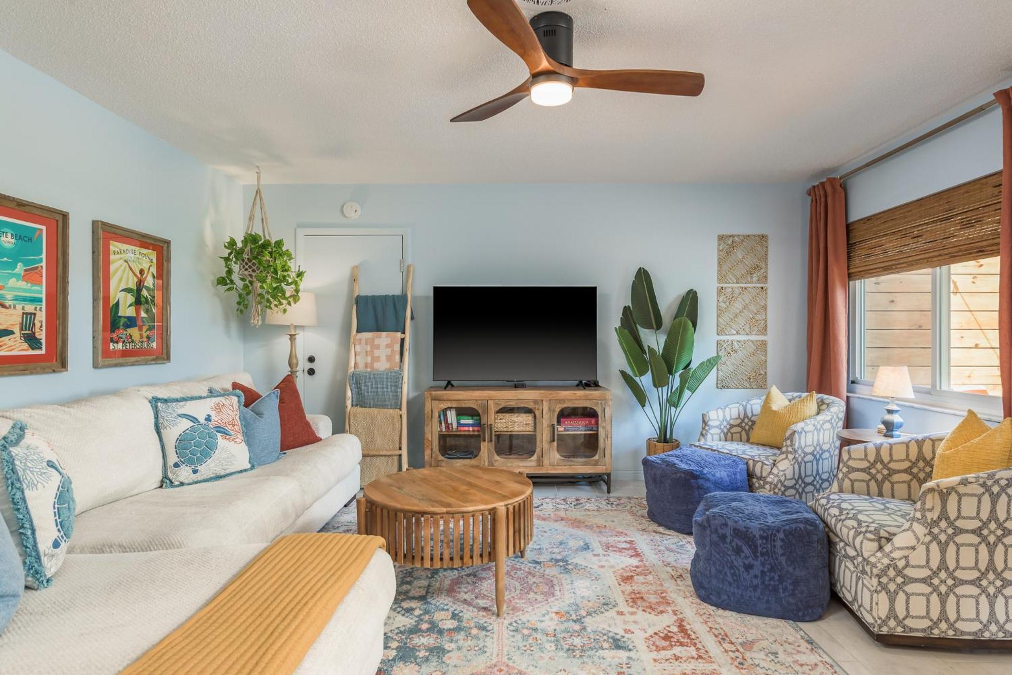 Luxury With Hot Tub & Outdoor Oasis Blocks From The Hébergement de vacances St. Pete Beach